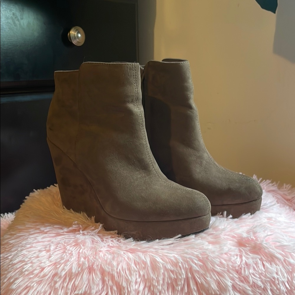 Women's Suede Wedge Ankle Boots - Brown